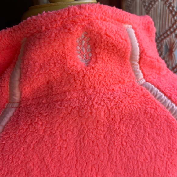 Free People Mountain High Neon Coral Fleece Quarter Zip Pullover NWOT - Picture 6 of 8